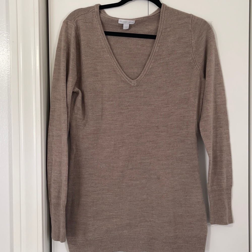 New York & Company V-neck sweater